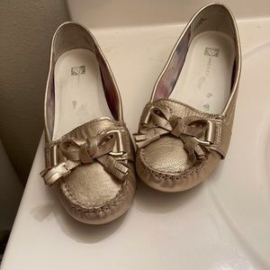 ANNE KLEIN I flex gold metallic comfortable loafers.  Size 8